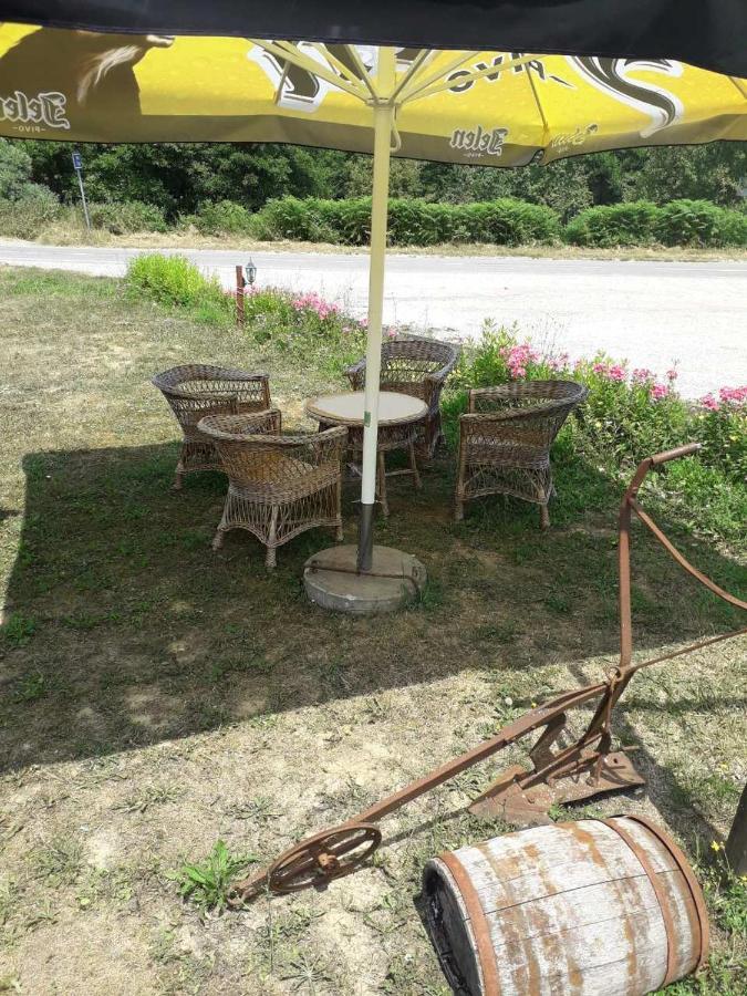 Bed and Breakfast Prenociste Vitas Miljevina Exterior foto