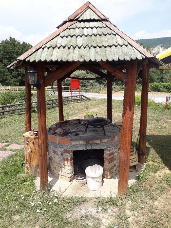 Bed and Breakfast Prenociste Vitas Miljevina Exterior foto